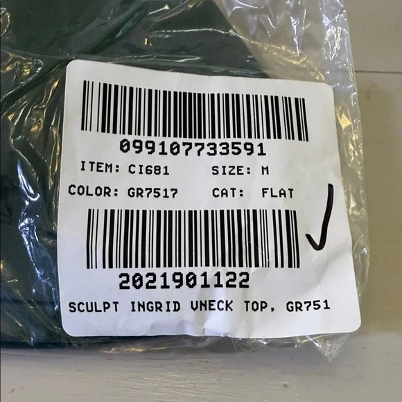 J. Crew Lana bikini top in Classic Sculpt Size Medium - Picture 6 of 7